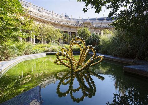  Le Pavillon des Lotus Dorés: Une Exploration Mystique de la Nature et du Rêve